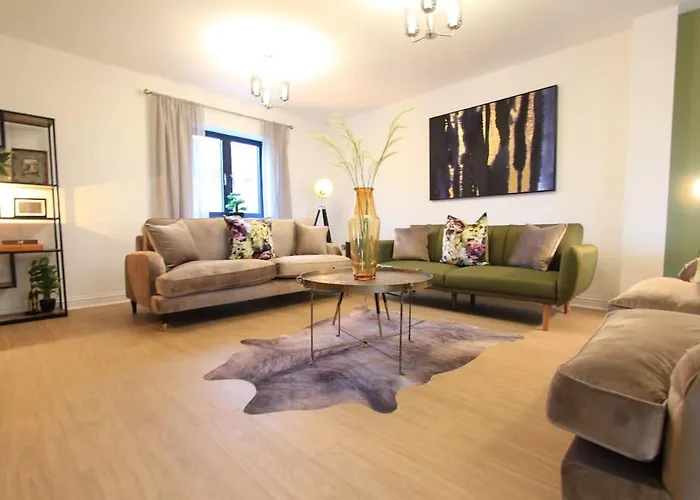 Cabot Mews Apartment 8