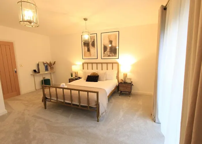 Cabot Mews Apartment 8