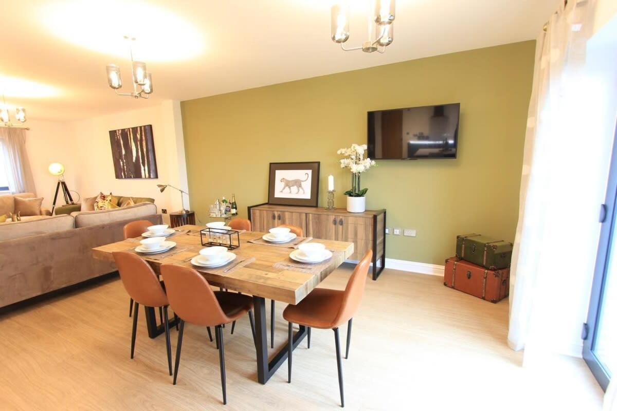 Cabot Mews 8 * Bristol